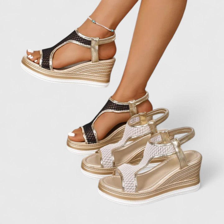 Darcy Women's Sandals with a Wedge Heel in Black, photo 4