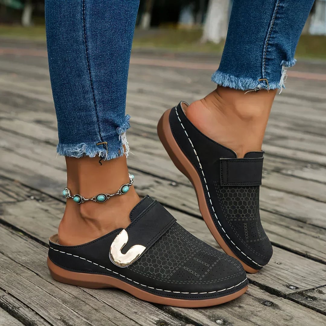 Ruby Women's Clogs with a Hook-and-Loop Strap in Black, photo 1