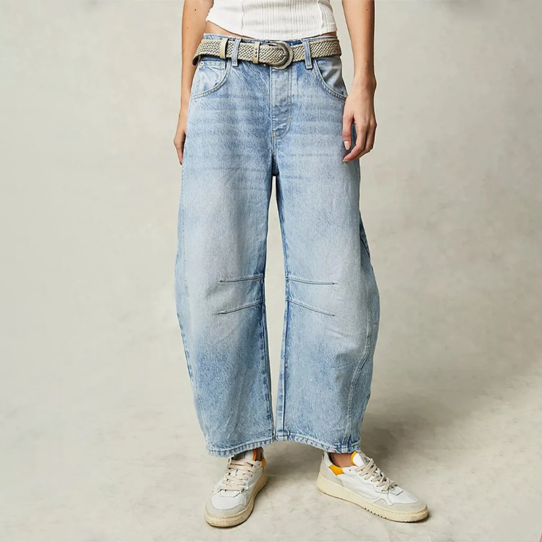 Beatrice Women's Jeans in Denim with Wide Legs in Light Blue, photo 1