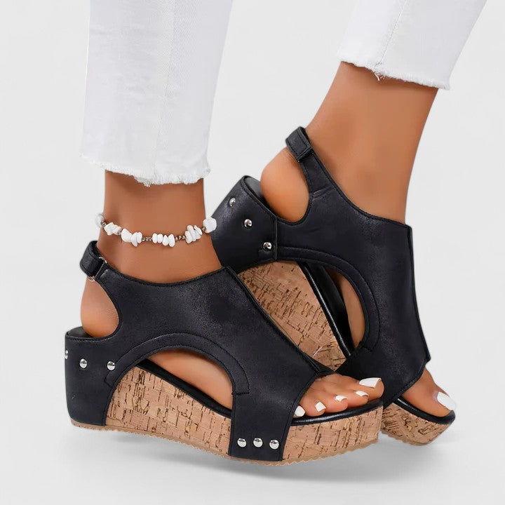 Isabel Women's Sandals with a Wedge Heel and Studs in Black, photo 3